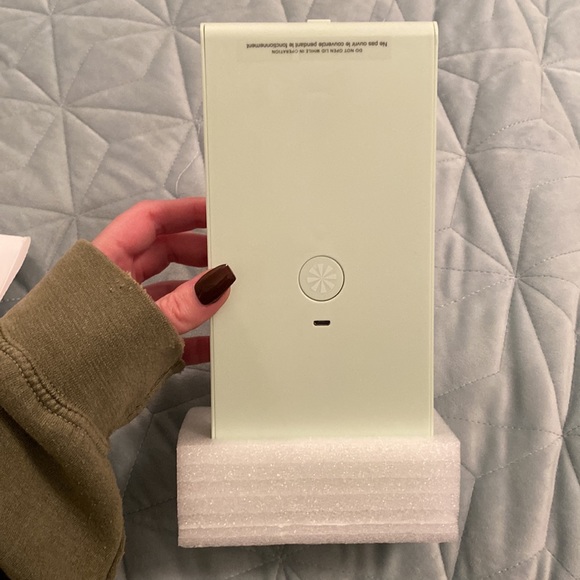 Nib Tech Candy UV sanitizing box. Sanitize and clean phones, make up brushes etc - Picture 6 of 12